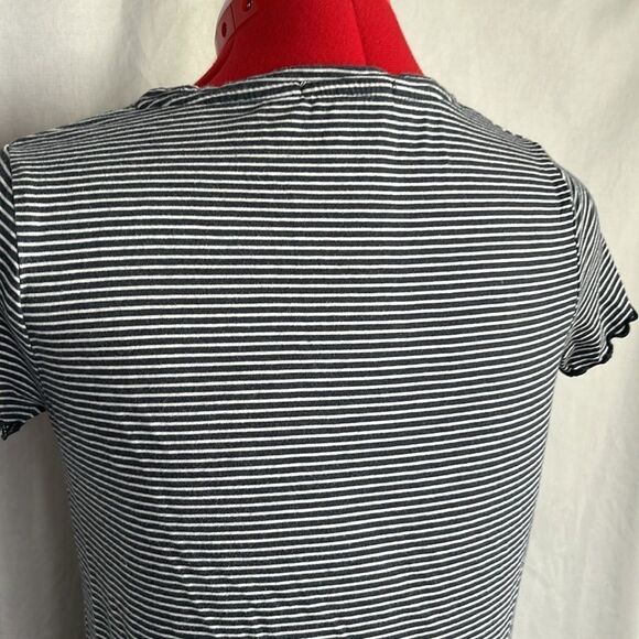 Manguun short sleeve ruffled hem t shirt - Picture 6 of 9